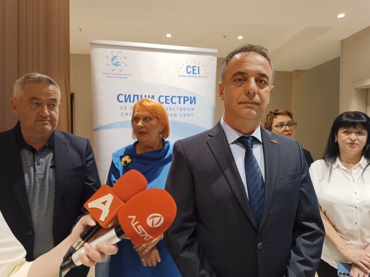 Во время Недели сестринского дела министр Алиу пообещал поддержку медсестрам и акушеркам