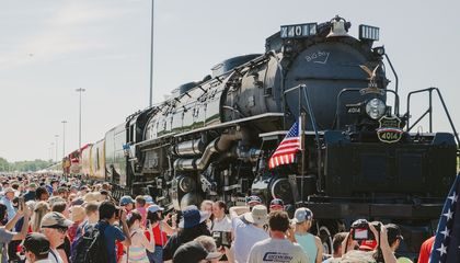 Железный динозавр прошлого века снова на путях